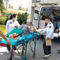 女吃完午飯腹痛！就醫才知驚人真相 1小時後竟意外「生下二寶」