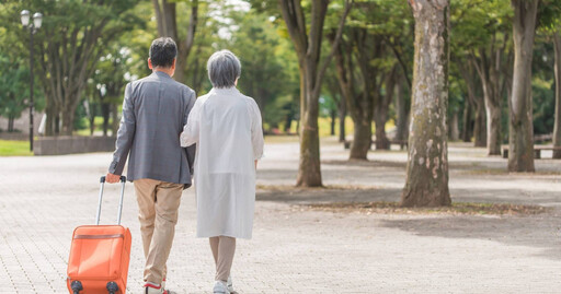 銀髮父母赴日旅遊扛回4箱保健品 遭導遊坑騙20萬