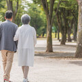 銀髮父母赴日旅遊扛回4箱保健品 遭導遊坑騙20萬
