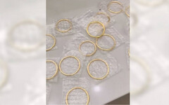 垃圾堆撿到22只黃金手鐲！價值破163萬 大媽下秒1反應超意外