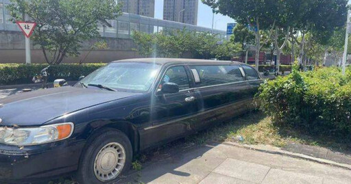 昔日豪車淪為街頭僵屍車!加長林肯棄置5年 車窗破碎車內成垃圾堆