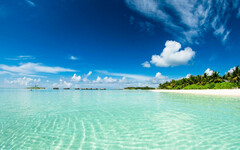 馬爾地夫潛水飯店沒派船接應！「旅客漂流40分」靠漁船獲救