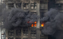 香港宏福苑火警奪55命 台網留言「無限城？」掀港人怒火