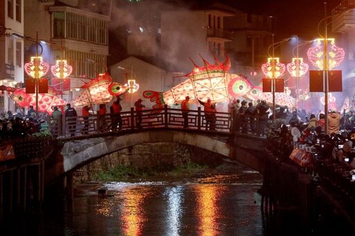 璀璨魚燈映幸福—走近徽州古村的非遺魚燈會
