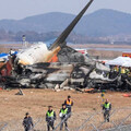 坐機尾生存機率大？倖存空姐為求生爬過遺體 親揭心理創傷