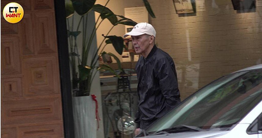 娛樂報報／侯孝賢患失智症2年近況曝光 生日兒陪散步度過父子溫馨時光