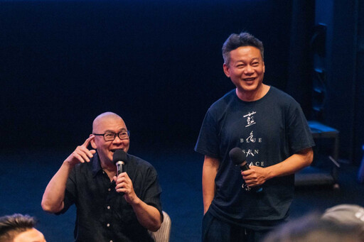 蔡明亮陪看10小時《行者》馬拉松 秀法寶當鬧鐘喊話「不要睡太久」