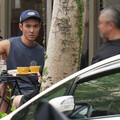 娛樂報報／野生阮經天揪友人現身咖啡廳 秀健壯手臂跟招牌電眼