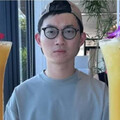想拍網美照變告別式？視網膜沖繩旅行自拍照爆紅 網友笑稱「遺照感滿滿」