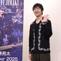 藤卷亮太吃完牛軋糖喊想跑馬拉松 明唱〈粉雪〉為台灣降溫