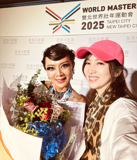 好姐妹2/Hebe無預警現身力挺電影逼哭曾寶儀 A-Lin赴港替戴愛玲站台聊沒完