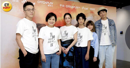 黃鐙輝鼓勵病童背單字 被反問一句當場羞愧:我像被雷打到