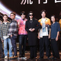 麋先生攜手宇宙人演出 搞笑接吻尬蔡依林搶版面