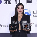 丁噹大尺度服裝性感登場 最滿意「美胸」願接內衣代言