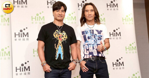 金曲36/睽違20年奪金曲獎尤秋興嚇到發抖 顏志琳笑虧「上次手抖是跟女友牽手」