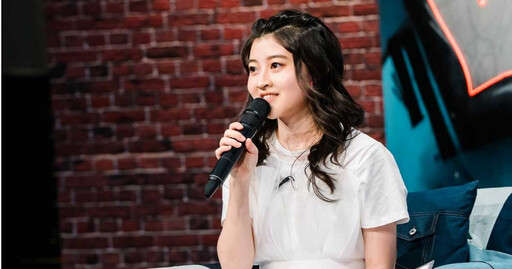 鄭怡演唱經典成名曲〈月琴〉 鼓勵選手走出自己的音樂路