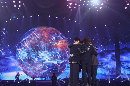 F4復合「內幕曝光」 周渝民登大巨蛋笑曝:第一次來五月天演唱會