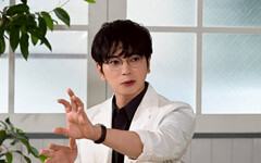 亞洲發燒星／松本潤首披白袍創雙位數好收視 罕聊結婚「並不是沒興趣」