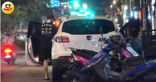 貼身指導擦愛火1/林芯儀戀上健身教練 深夜私會「嘟嘴索吻」親密互動曝光