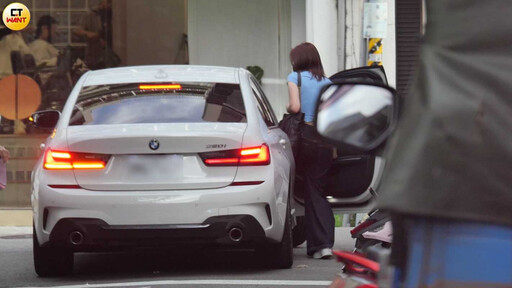 貼心獻帽1/劉書宏新歡曝光!護愛席惟倫「大街狂吸」超曖昧