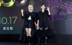 金鐘60／Lulu主持不怕典禮超時 曾寶儀哀求「放老人家一條生路」