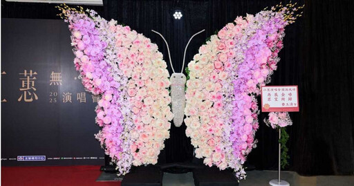 江蕙台北小巨蛋今晚最終場 好友費玉清「紅粉佳人」陪伴見證