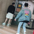 轉換賽道1／蕾菈退「反骨」拚德州撲克 賽場外大剌剌抽電子菸解癮