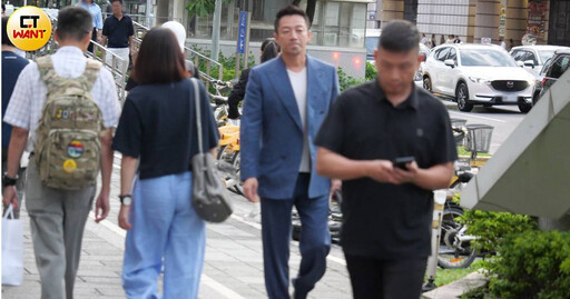 空中菲人1／汪小菲偕新婚妻回台顧小孩 Mandy帶兒子吃高檔火鍋
