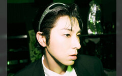 允浩推出首張個人專輯 MINNIE助陣傳授拍照姿勢