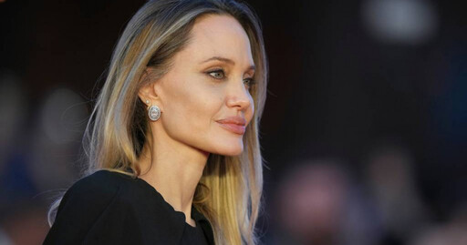 人道訪問遇徵兵令？裘莉赴烏探視前線兒童 隨行司機當場被徵兵單位帶走