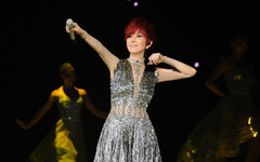 江蕙安可場重返小巨蛋 春節連唱5天與歌迷團圓