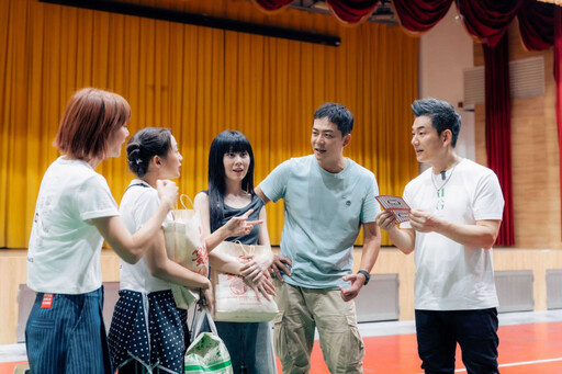 鬼鬼阿爾卑斯山溫馨互動土播鼠 任賢齊驚喜同框烹飪千份平安餐