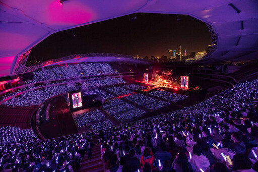 梁靜茹首次挑戰戶外體育場開唱 上海5萬歌迷見證蛻變