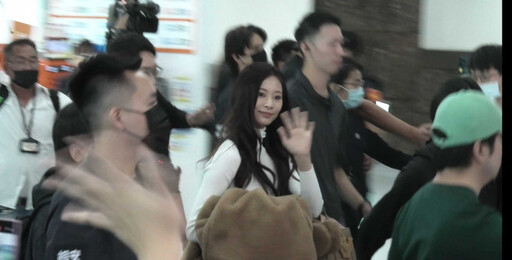 回鄉開唱心願達成！TWICE子瑜抵高雄 千名粉絲瘋狂迎接