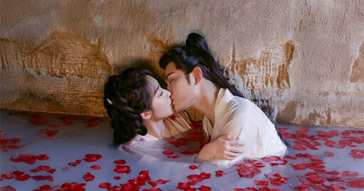 「古代史密斯夫婦」熱吻40秒 鄧恩熙讚丁禹兮:像大哥哥一樣