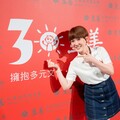 孫可芳認養越南女孩！「月薪僅2美元撐4口」淚崩 自嘲：變成愛哭媽媽