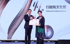 楊麗花獲頒行政院文化獎！樂吐心情：「只要有觀眾，歌仔戲永遠不會老！」