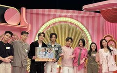 范麒智、王智騫粉紅猜拳超撩 苗可麗霸氣示範姊弟戀驚呆小鮮肉