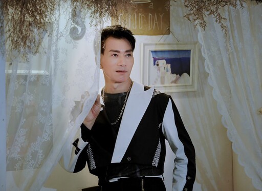 辣個男人震撼出道 超跑杰克秀出歌星證