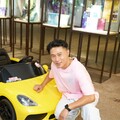 彭小刀帶傷力挺 嘟嘟房共享汽車公益活動