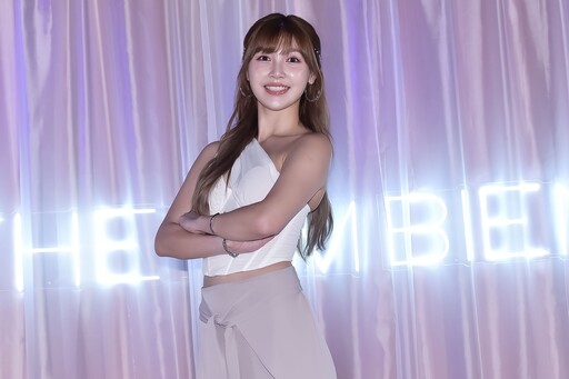 電豹女啦啦隊草莓單飛不解散 憲哥力挺感動落淚