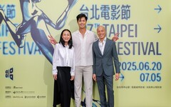 美國浪漫喜劇《值得的等待》導演林書宇率演員群會粉