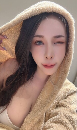 現役台灣AV女優娃娃(翁雨澄)回娘家 重拾一日調酒師身分