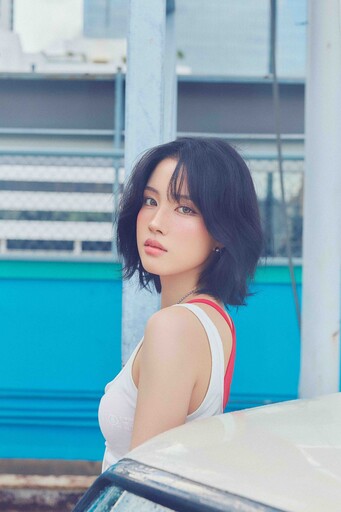 STAYC 變身夏日女孩 形象全新曝光