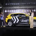 苗可麗 動力火車 以八點檔式誇張演繹各種攔車情境又演又唱