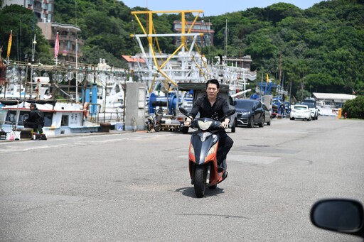 黃少祺騎「小綿羊」英勇救人 回憶騎偉士牌的青春歲月