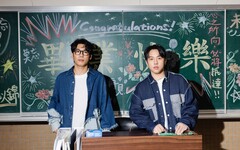 Theseus忒修斯 MV 透過游泳池貫穿過去跟未來