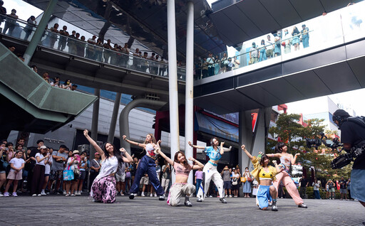 babyMINT 滿週年 信義區舞蹈快閃百人圍觀