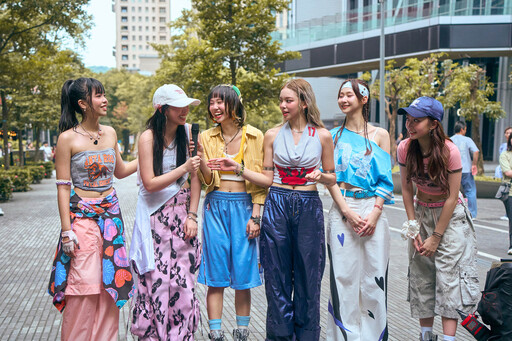 babyMINT 滿週年 信義區舞蹈快閃百人圍觀