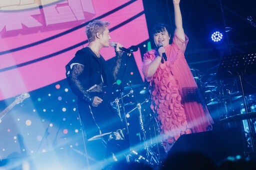 鐵玫瑰音樂節嗨爆桃園 2天湧入上萬樂迷搖擺吶喊